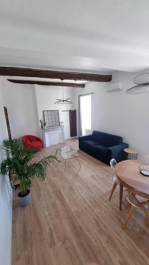 En Plein Coeur De Pelissanne - 55 M2 Renoves - Avec Parking Apartment France
