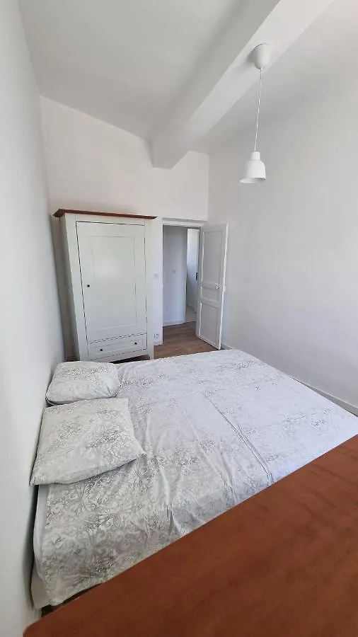En Plein Coeur De Pelissanne - 55 M2 Renoves - Avec Parking Apartment 0*,