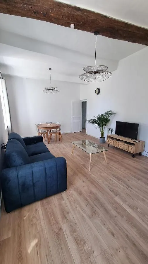En Plein Coeur De Pelissanne - 55 M2 Renoves - Avec Parking Apartment