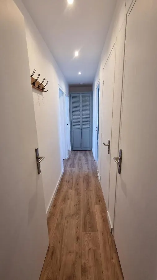En Plein Coeur De Pelissanne - 55 M2 Renoves - Avec Parking Apartment